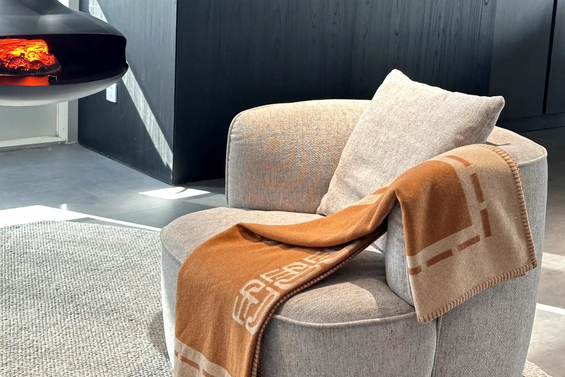 How to Choose the Perfect Wool Blanket: Lambswool vs Alpaca vs Merino